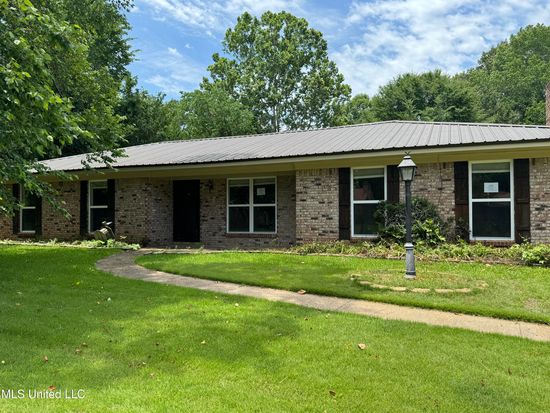 Property at 323 Bruin Ave, Pearl, MS 39208
