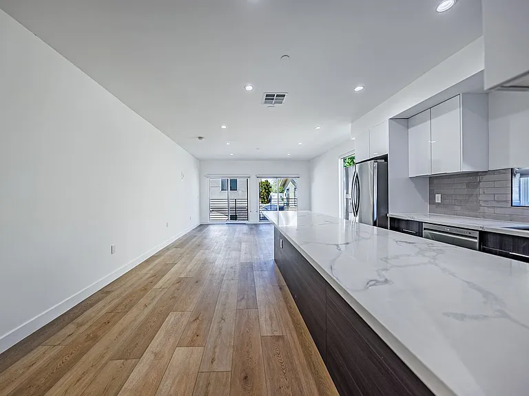 11311 Collins St — Photo 58