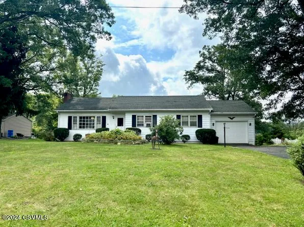 1070 Woodland Dr, Sunbury, PA 17801