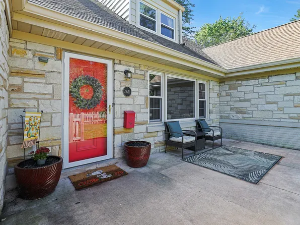 2611 Lake Ave, Wilmette, IL 60091