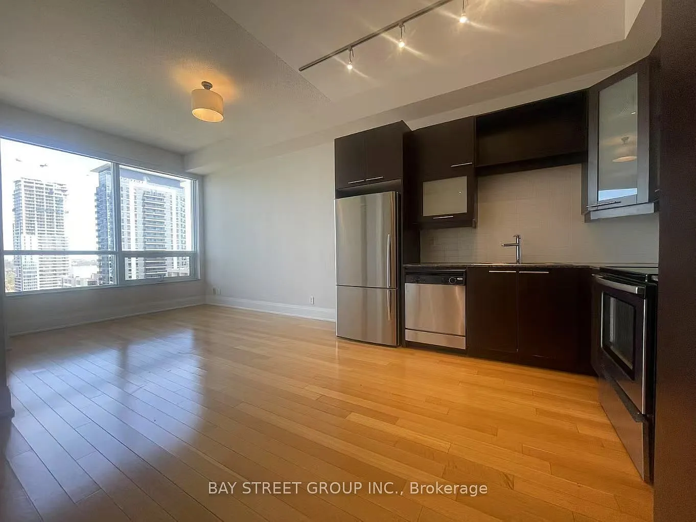 1 bed, $2,100 — Photo 3