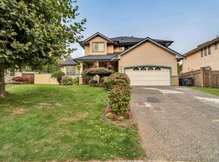 8662 141b St, Surrey, BC V3W0S3