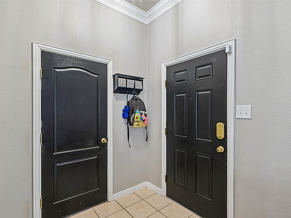 4th image of 702 Sendero Rd