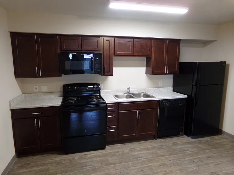 Crossroads Apartments — Photo 18