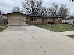 539 E Hill St, McPherson, KS 67460