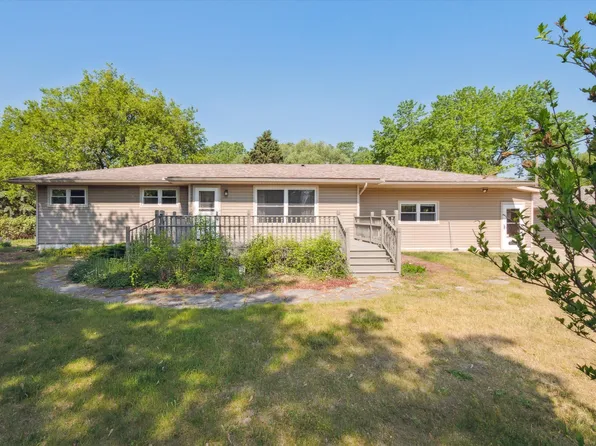 956 Hemingway Rd, Lake Orion, MI 48362