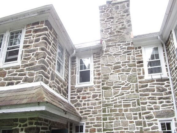3rd image of 254 W Gorgas Ln