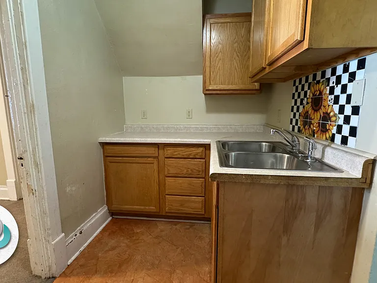 304 W Walnut St #4 — Photo 6