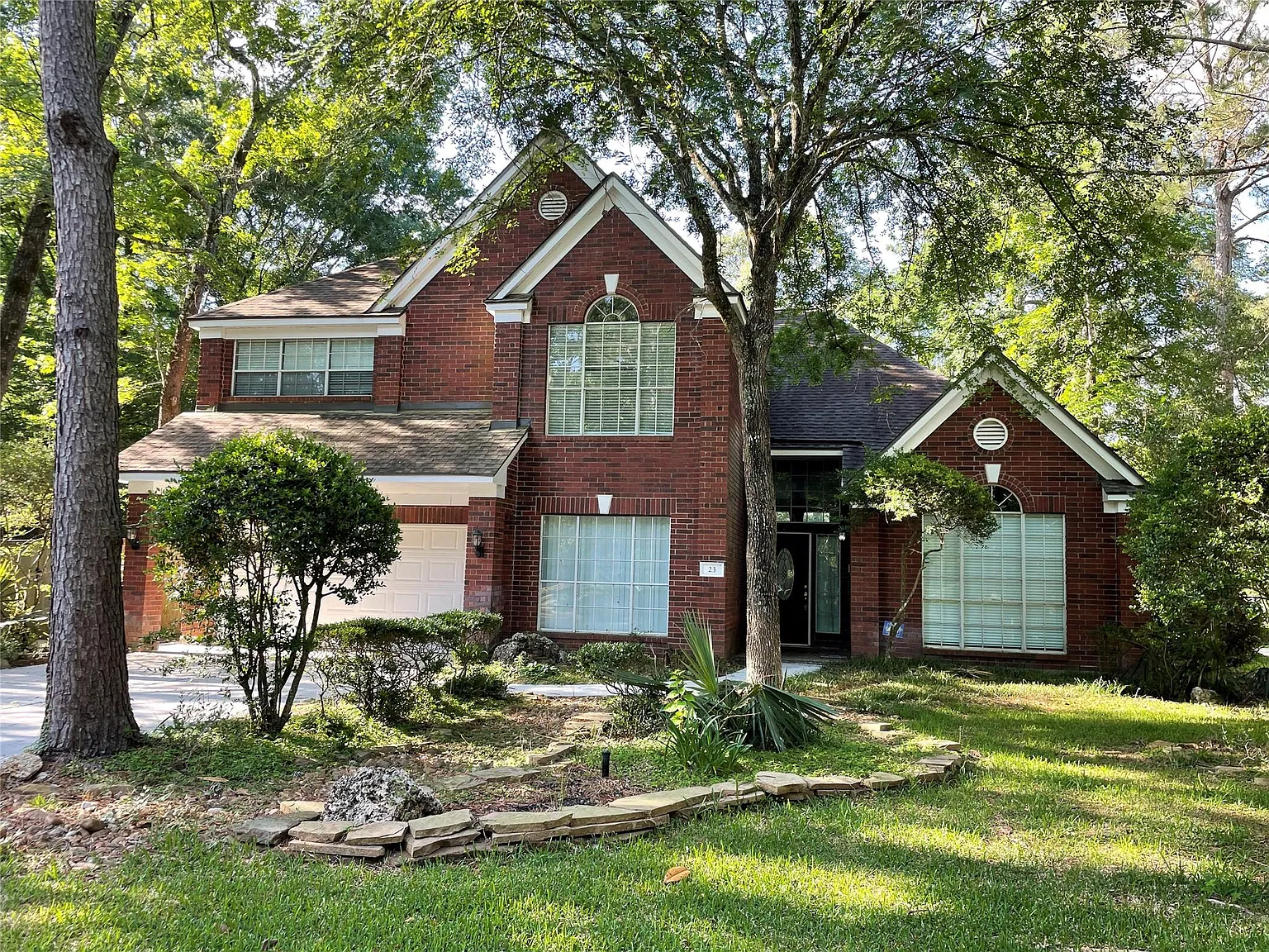 4 bed, 2.5 bath, 2895 sqft, $3,900 — Photo 1