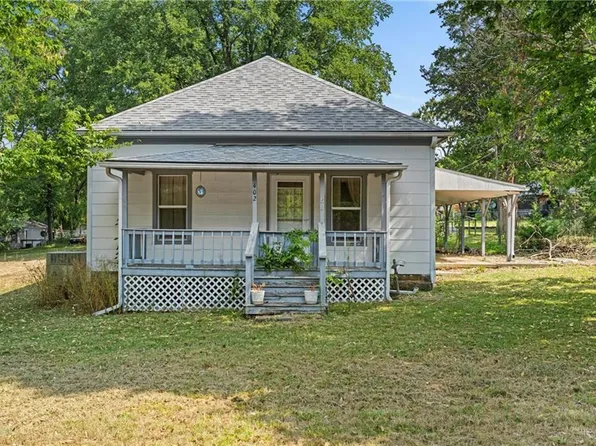 402 W Elm St, Dearing, KS 67340