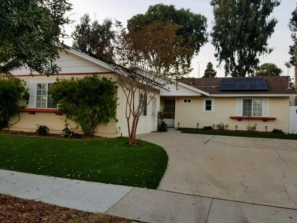 1st image of 2795 Caulfield Dr