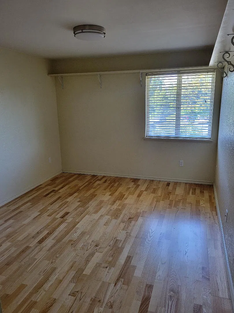 2 bed, 962 sqft, $1,700 — Photo 4
