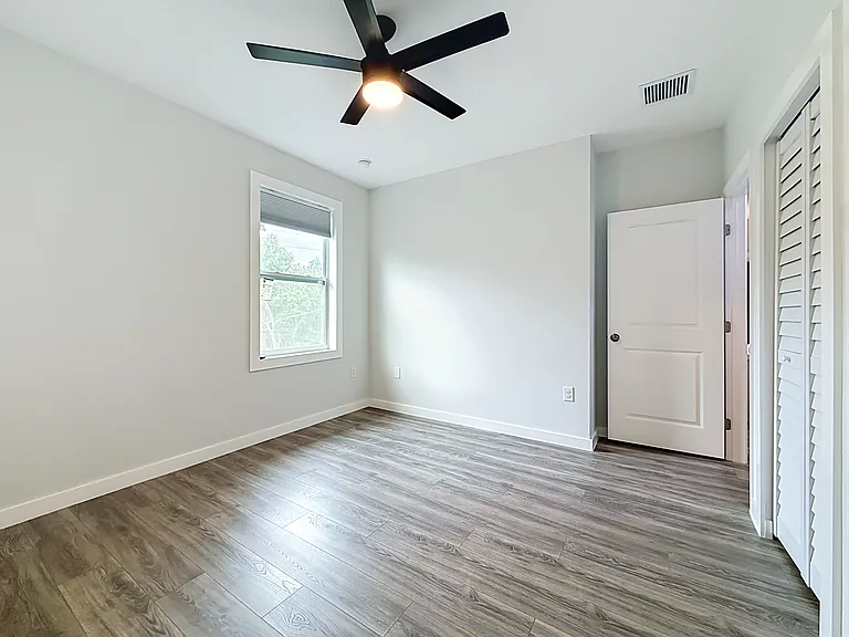 1956 Freedom Dr — Photo 38