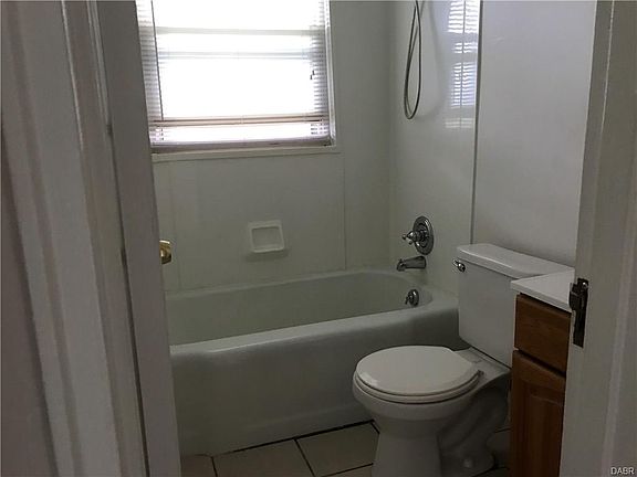 5th image of 4532 Farnham Ave