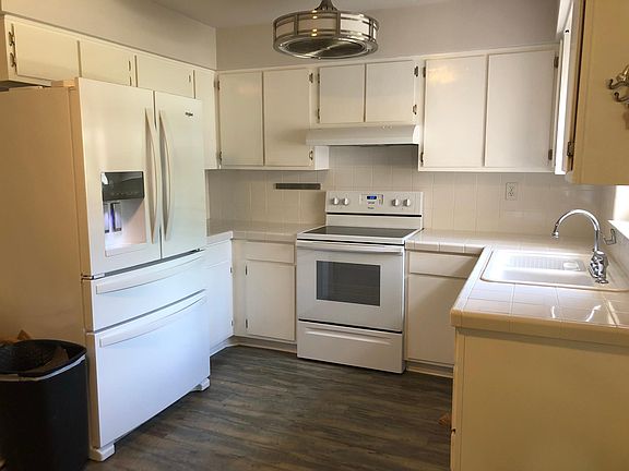 3rd image of 754 76th Ave N