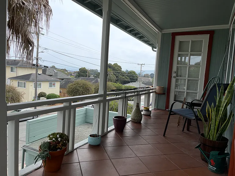 249 Hawthorne St — Photo 6