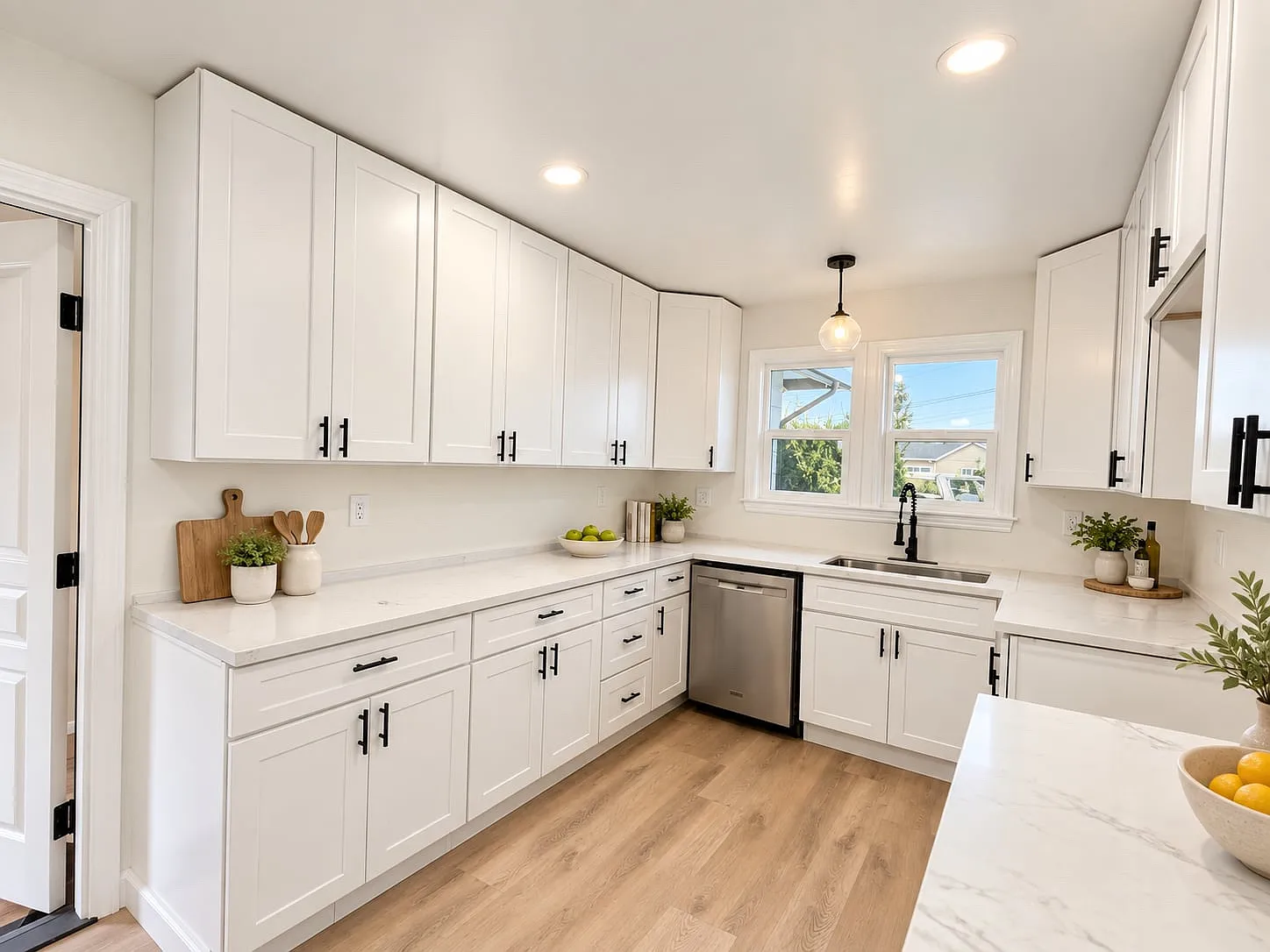 4 bed, 1216 sqft, $3,500 — Photo 3