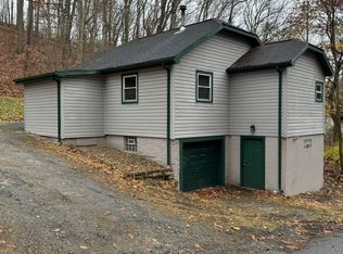 1625 Edgewood Rd, Beaver Falls, PA 15010