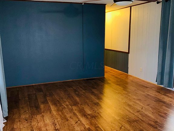 3rd image of 868 Scarlett Ln