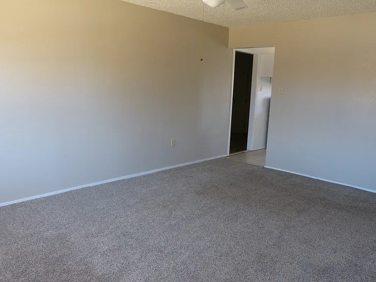 3021 Virginia Ave — Photo 2