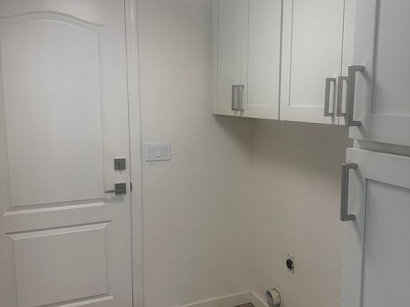 5th image of 6829 Gloria Dr