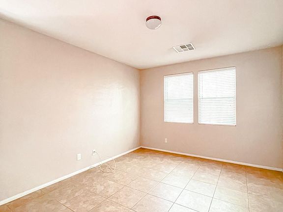 4th image of 5501 Pinecroft Dr