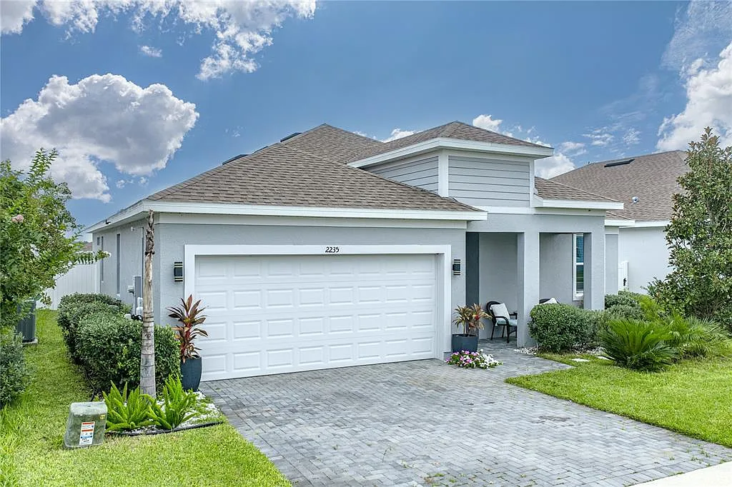 3 bed, 2.5 bath, 1983 sqft, $2,175 — Photo 3