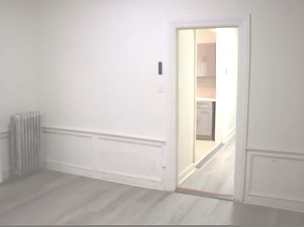 952 Saint Mark's Avenue image 5 of 10