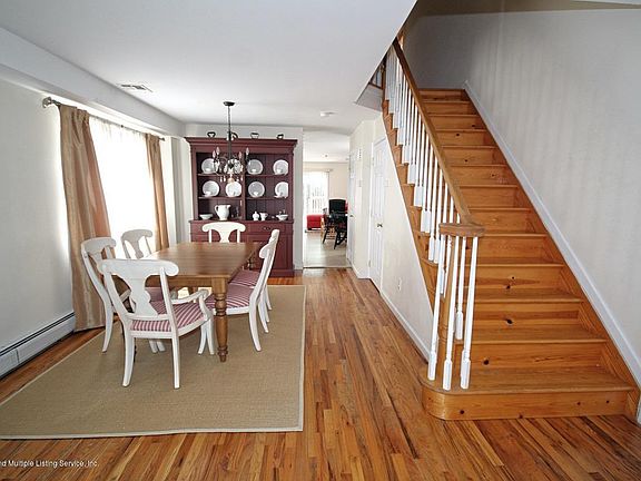 4th image of 520 W Caswell Ave