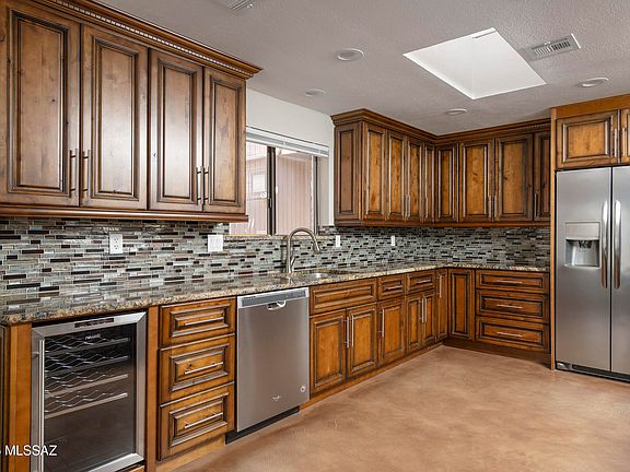2nd image of 5040 N Camino De La Cumbre