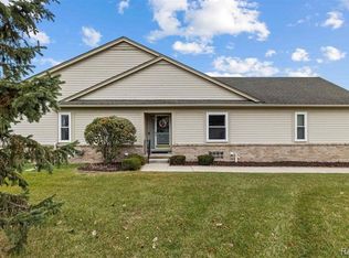 34166 Birchway Cir #25, Sterling Heights, MI 48312