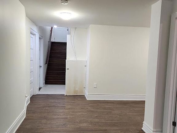 3rd image of 33 Scarborough Golf Club Rd