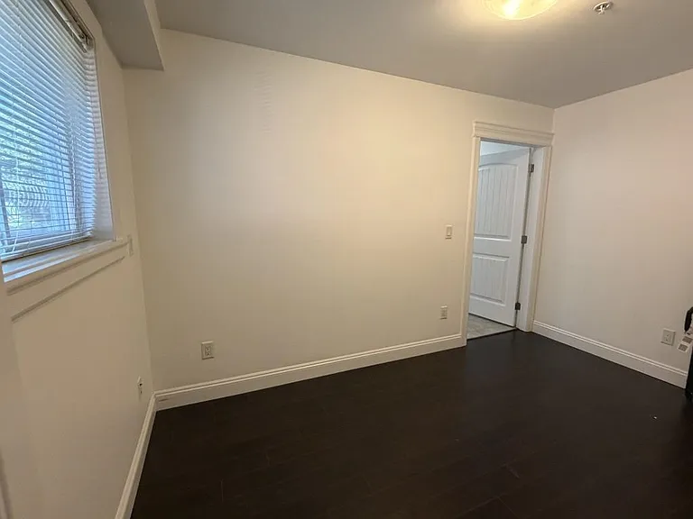 2629 Pandora St #BASEMENT WEST — Photo 9