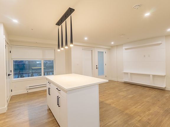 3rd image of 163 175a St #103