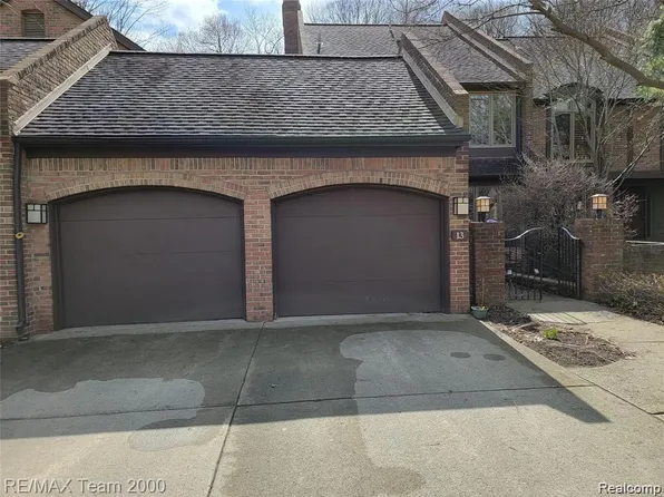 13 Timberlane Ct, Dearborn, MI 48126