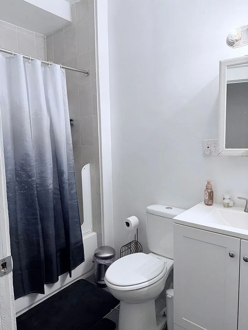Charming 3BR Townhome in Baltimore — Photo 2