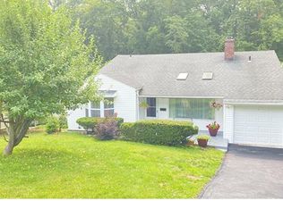 71 Wood Ridge Dr, Stamford, CT 06905