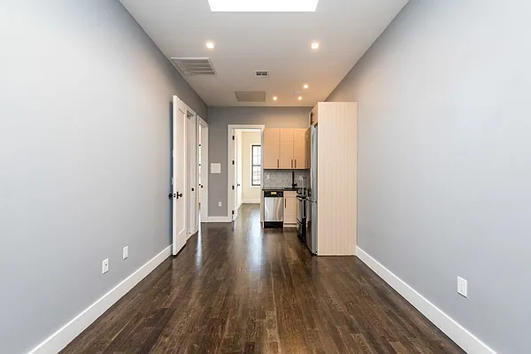 Rented by Premier Metro Realty Corp | media 14