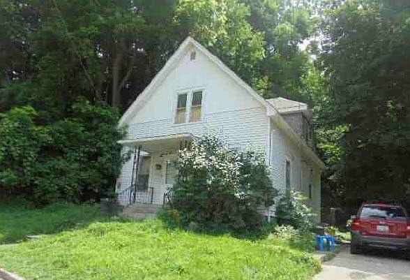 2nd image of 13 Walnut St