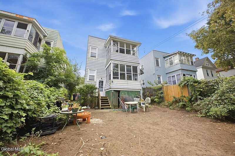 3rd image of 32 Colby Street