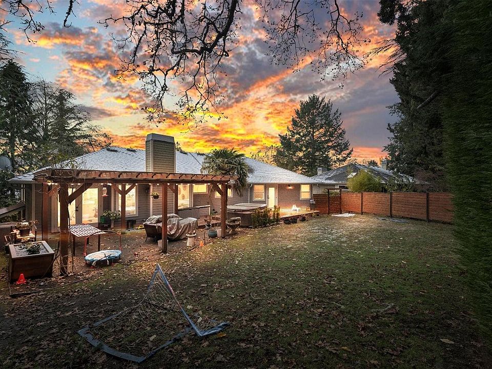 892 Falaise Cres, Victoria, BC V8Y 1A1 MLS 919966 Zillow