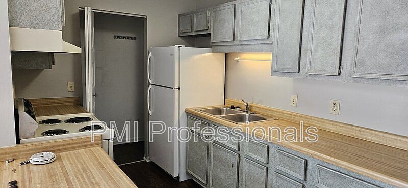 2nd image of 215 N Baird Ln APT 13