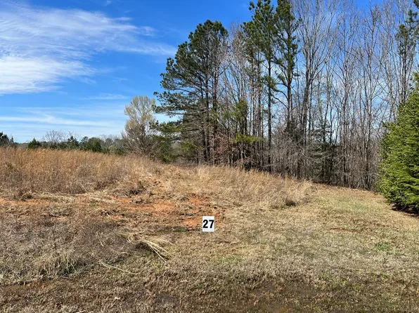 27 Starboard Dr, Bracey, VA 23919