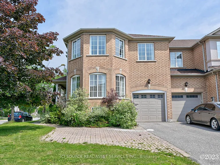 2 Waterton Cres — Photo 2
