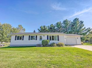 6 Petunia Cir, Clintonville, WI 54929