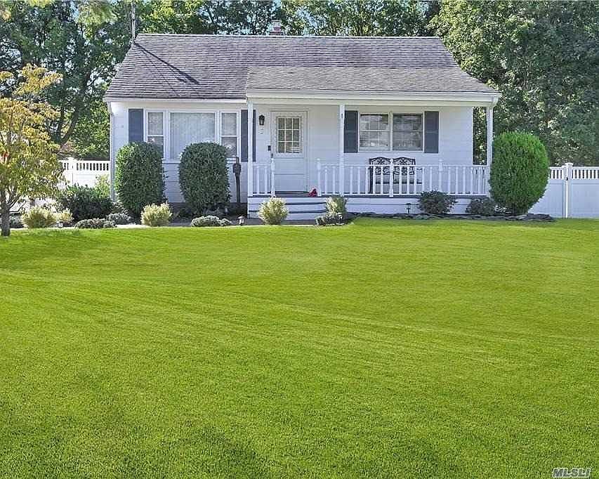 1st image of 2 Sweetbriar Dr