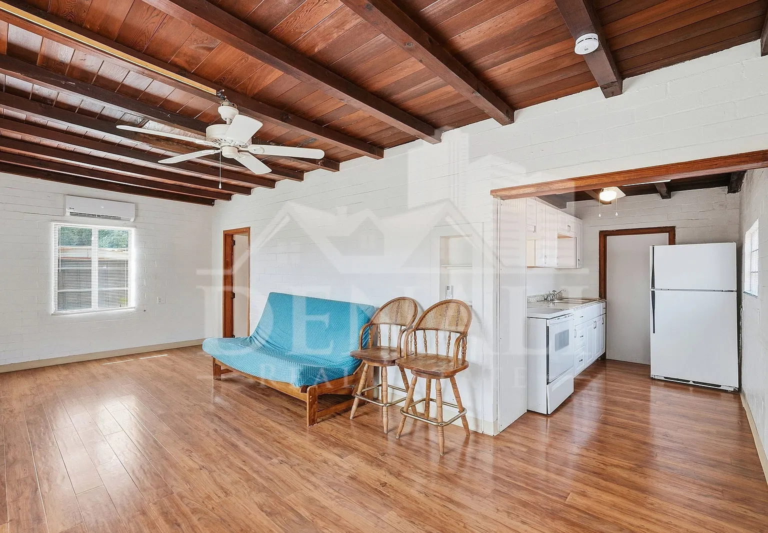 1 bed, 1.0 bath, 650 sqft, $995 — Photo 2