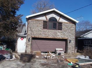 38262 N Lee Ave, Spring Grove, IL 60081