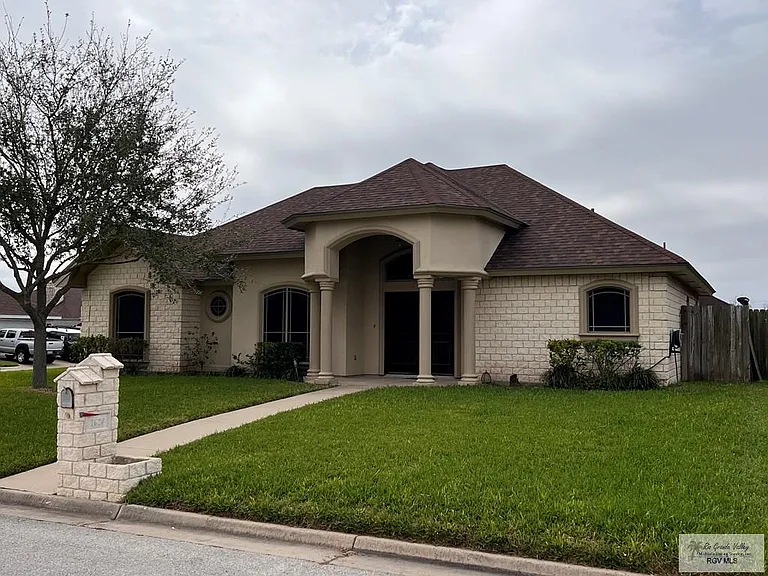 1626 Christian Cir — Photo 2
