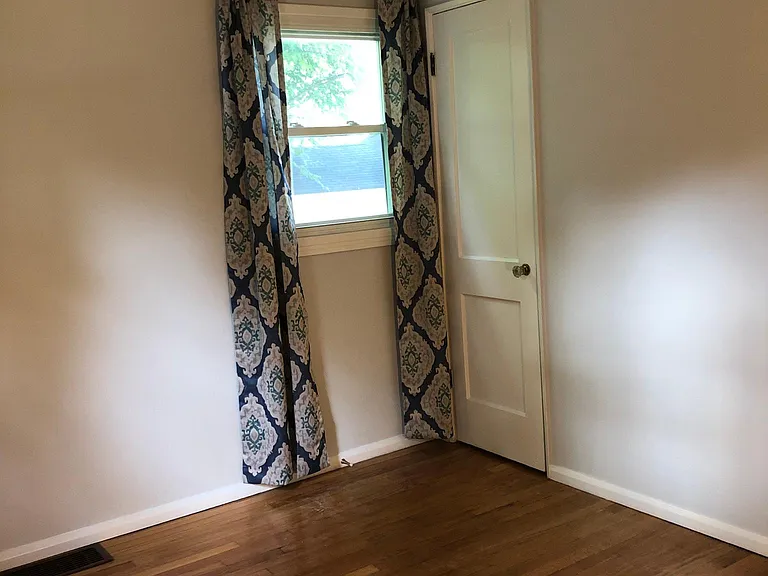 1105 Chicago St — Photo 3